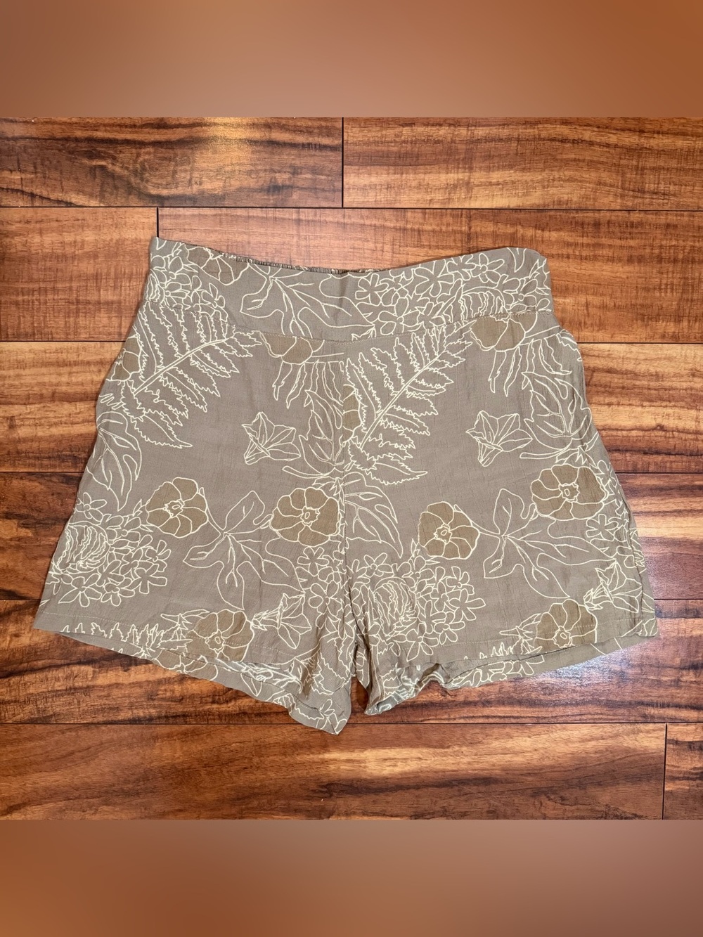 WAIWAOLANI Pu’uwai High Waisted Shorts